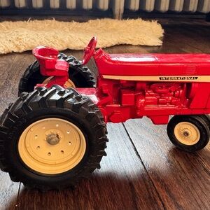 VTG ERTL International Harvester 544 Diecast Toy Tractor Narrow Front 1/16 Scale